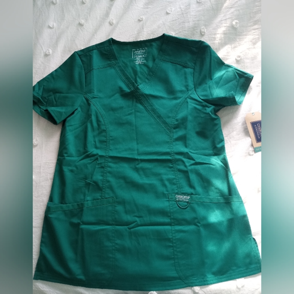 Cherokee Authentic Workwear Women's Scrub top. Hunter Green. Size Small.